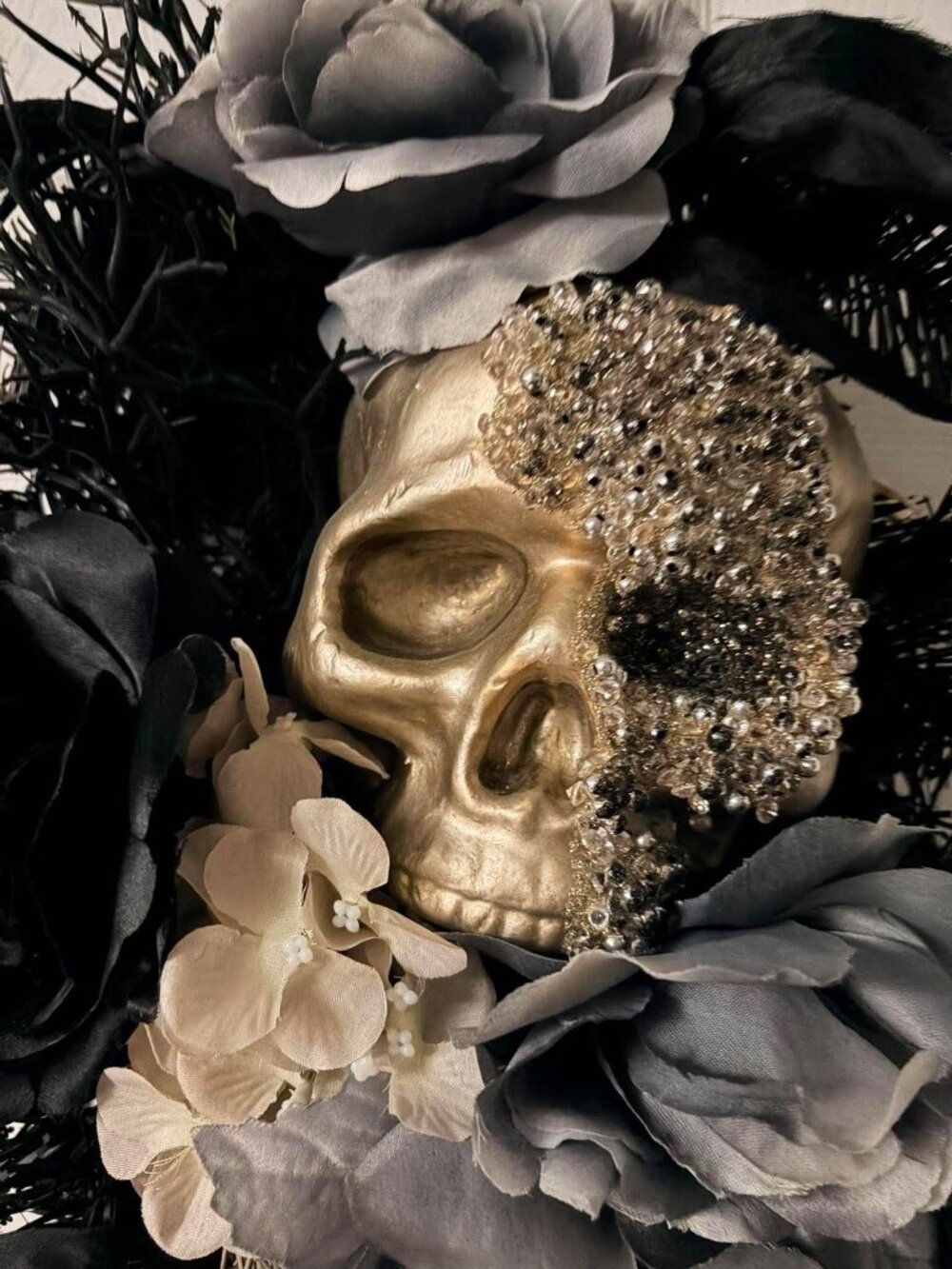 NWT The Collector of Secrets Gothic Skull Silver and Black Door Wreath Halloween